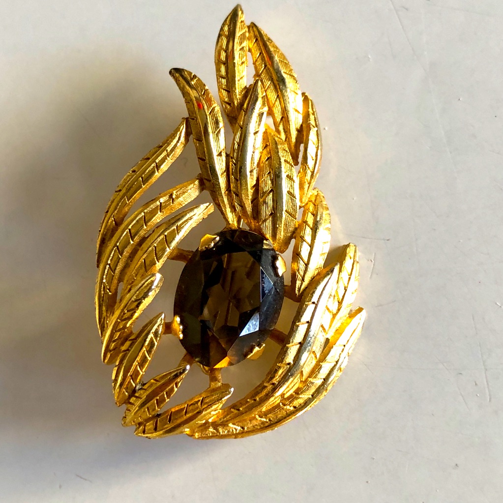 Vintage Brooks Signed Simulated Smokey Topaz Gold Tone Brooch Leaves